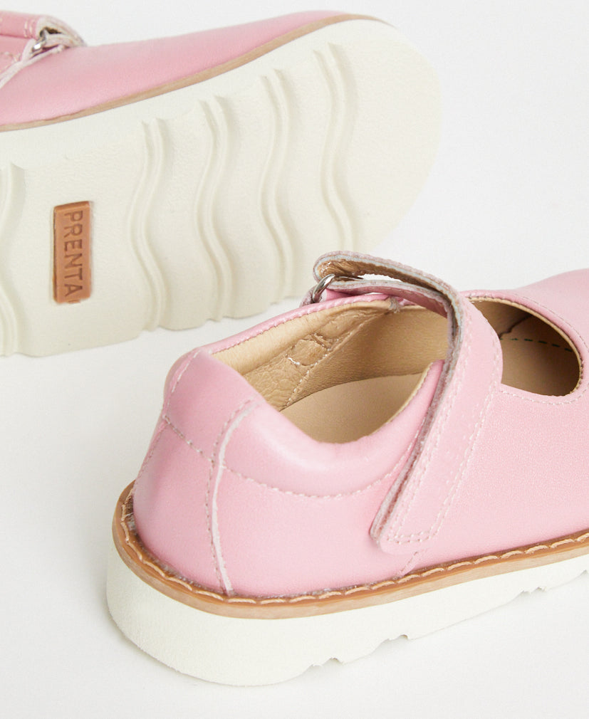 NEW girls size 4 KARELA KIDS - leather sold shoes in white/pink